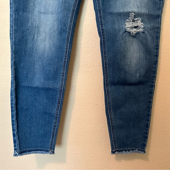 Kensie Distressed Blue Jeans Size 10 - Picture 2 of 6